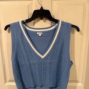 Garage Light Blue Knit Vest with White Trim size L